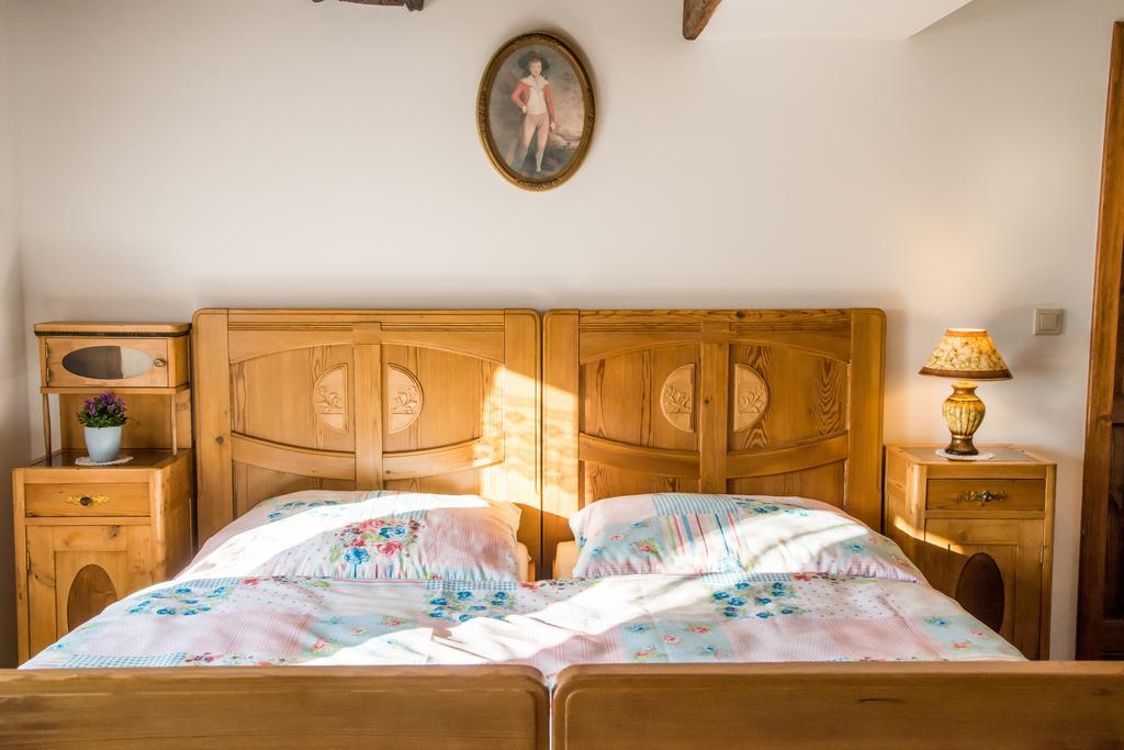 Penzion U Jindry Zeleznice Room photo