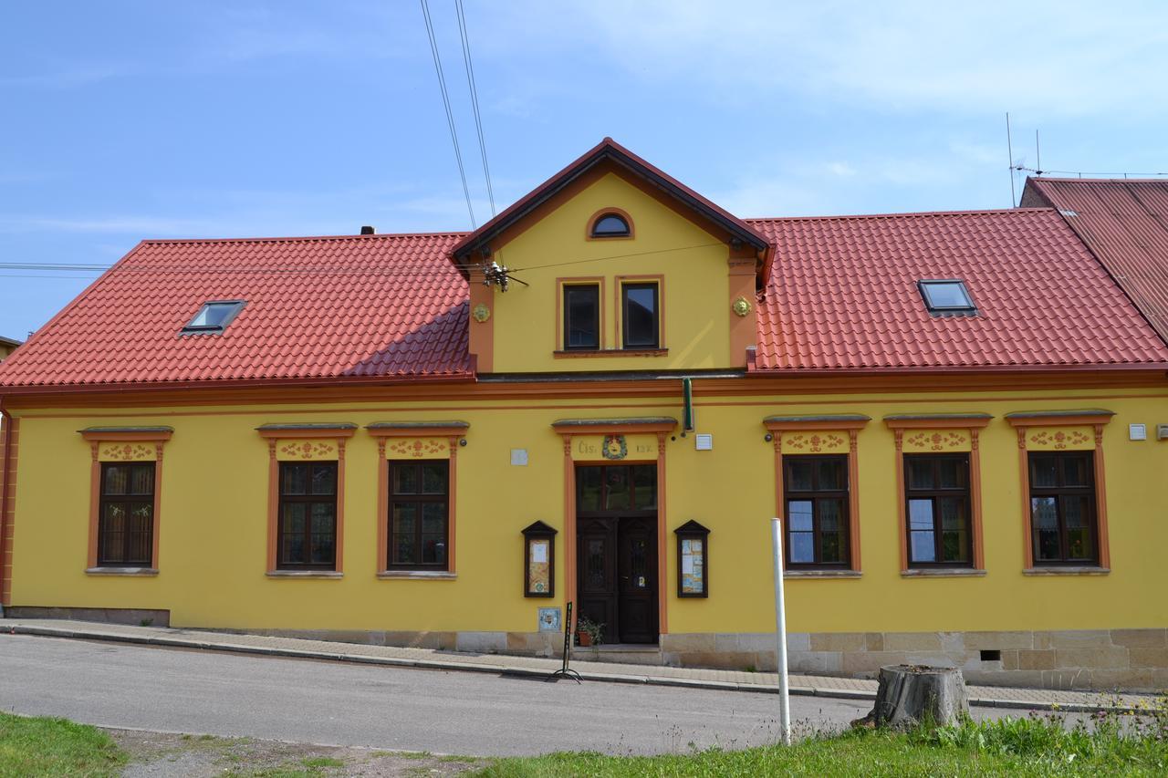 Penzion U Jindry Hotel Zeleznice Exterior photo